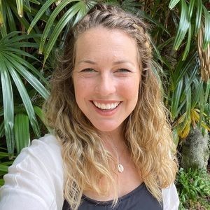 Meet your Posher, Dana